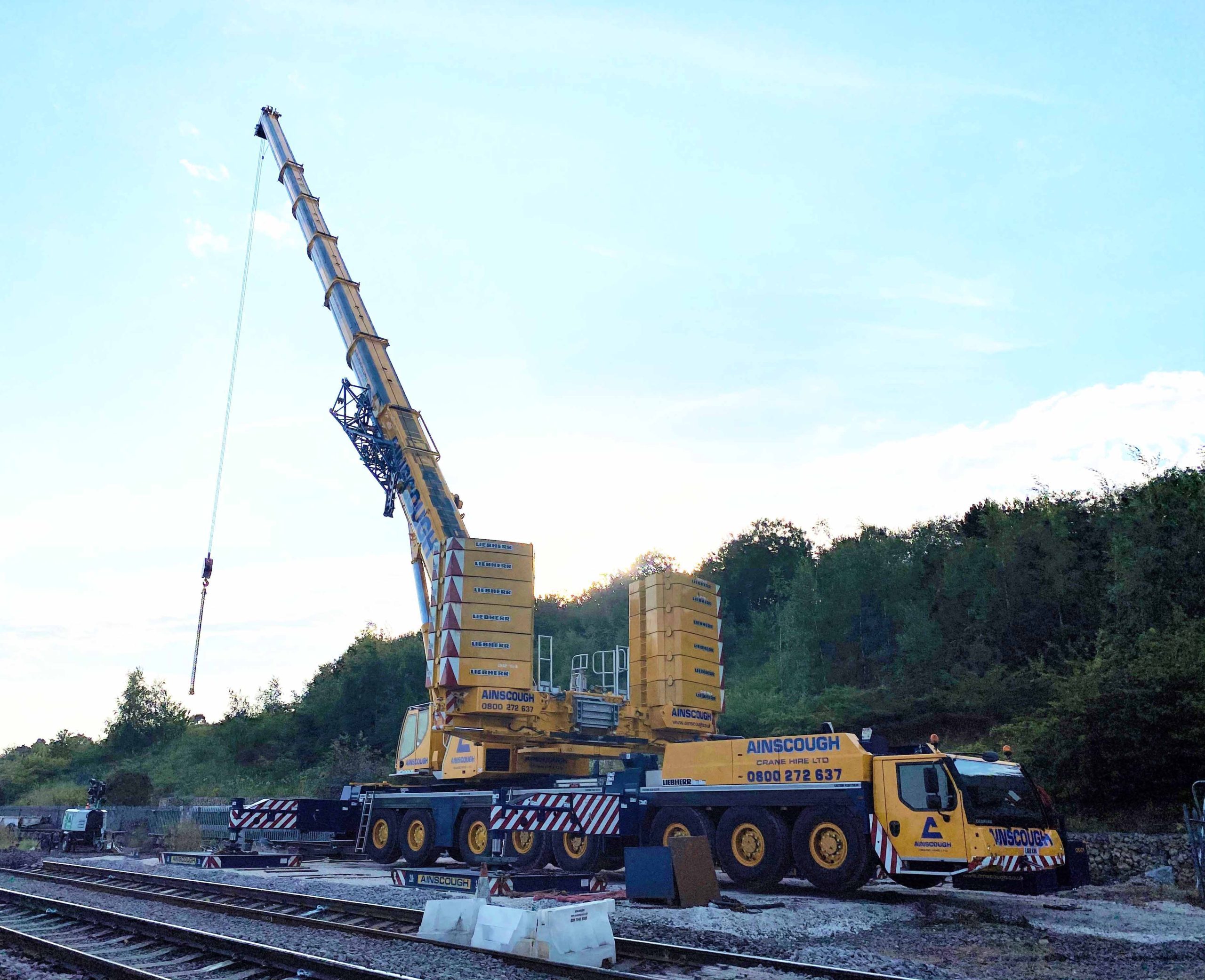 AINSCOUGH CRANE HIRE STAYS ON TRACK FOR ROTHERHAM RAIL JOB Ainscough